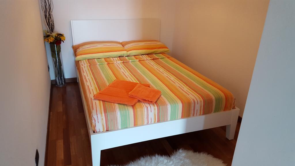 New Luxury Attic Santa Giulia Expo Apartman Milánó Szoba fotó
