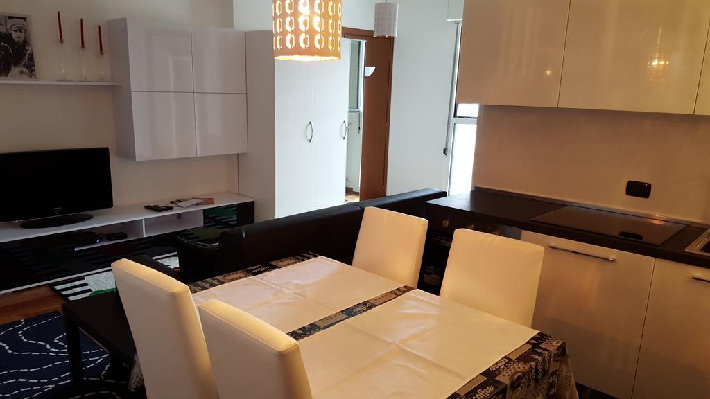 New Luxury Attic Santa Giulia Expo Apartman Milánó Szoba fotó