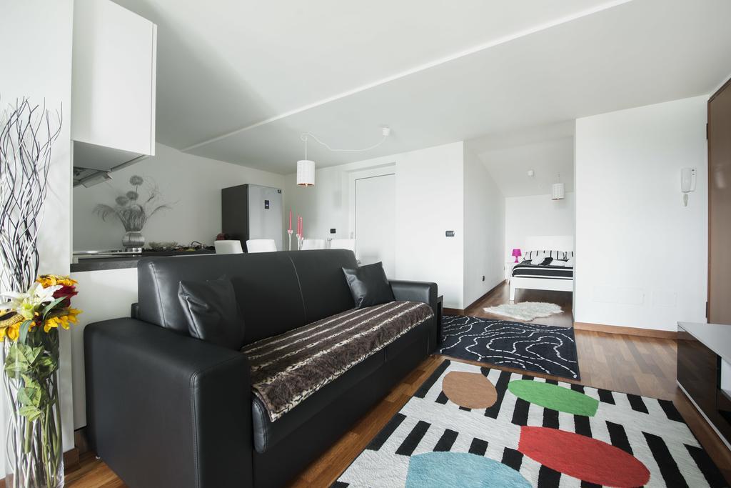 New Luxury Attic Santa Giulia Expo Apartman Milánó Kültér fotó