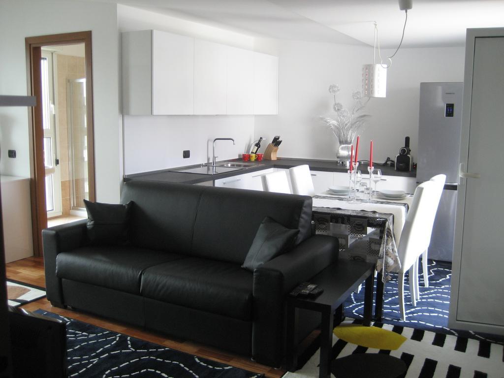 New Luxury Attic Santa Giulia Expo Apartman Milánó Szoba fotó